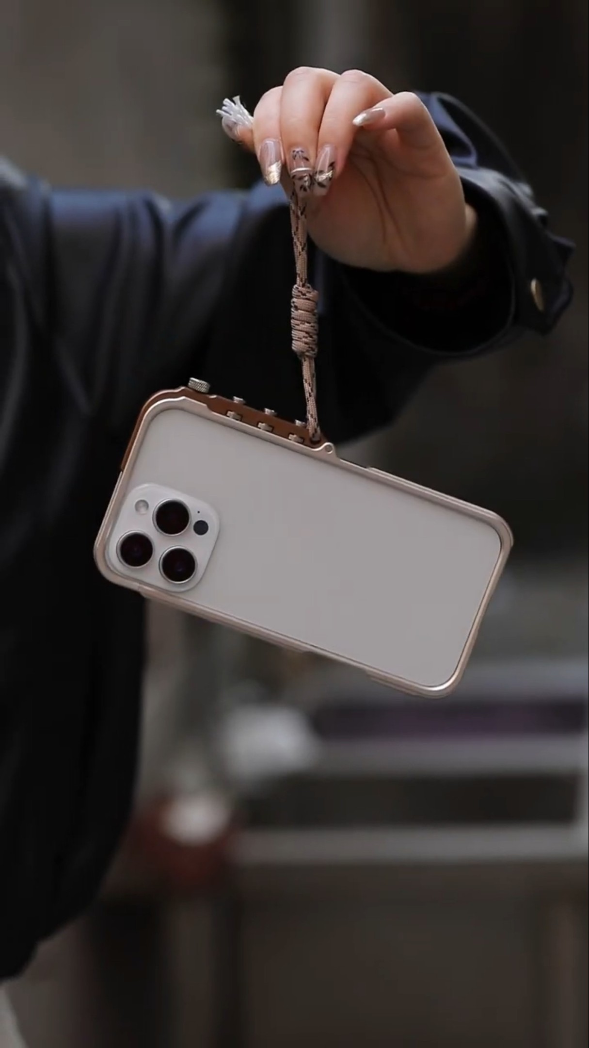 Metal phone case | Naked phone feel, give your phone a different new look Naked phone feel gives