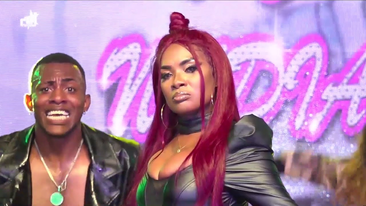 Obejrzyj BLACK NADIA - AVY MASIAKA (Live Performance RDJ Mozika) w YouTube Obejrzyj BLACK NADIA - AVY MASIAKA (Live Performance RDJ Mozika) w YouTube