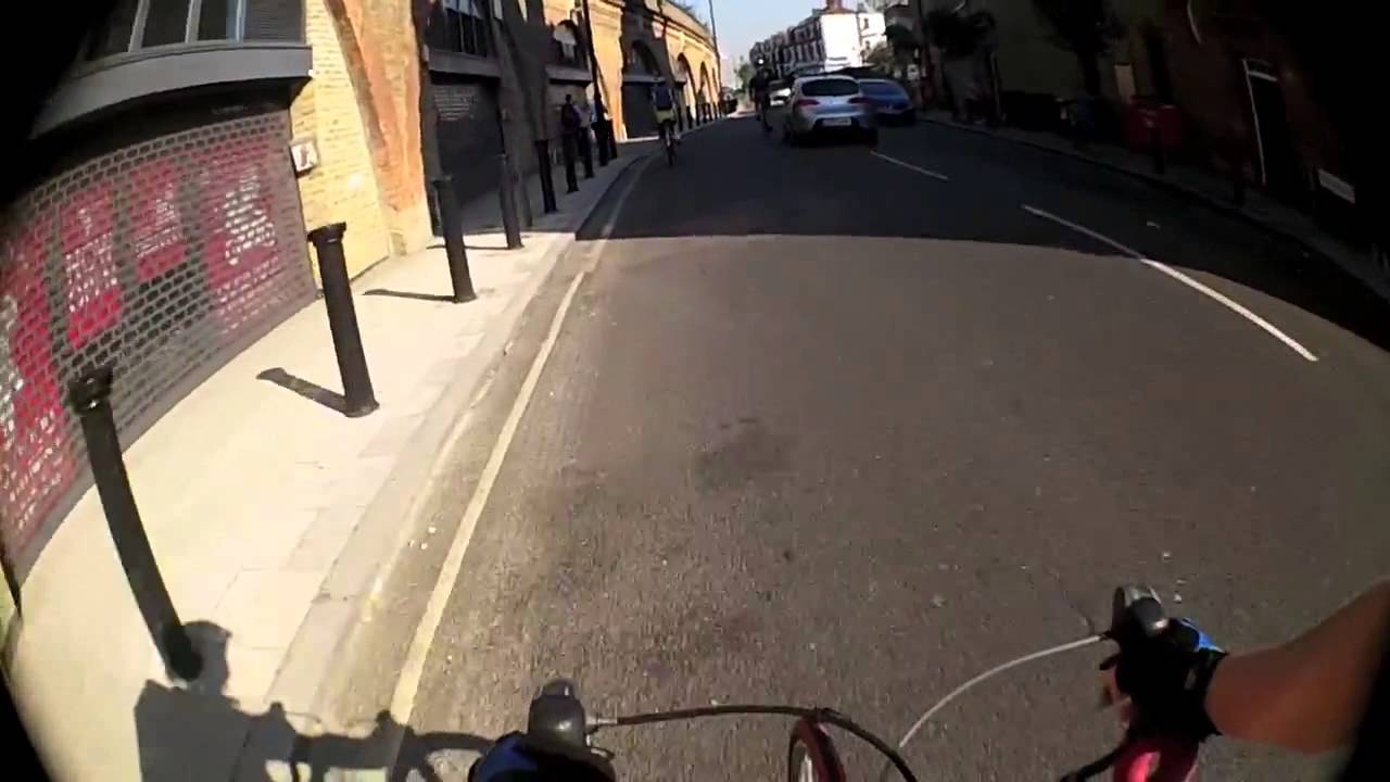 Car driver tries to knock over cyclist - LC07 WKG