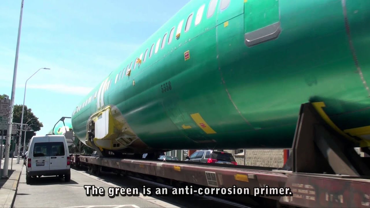 Behind the Scenes トレインスポッティング XL Renton Renton Rocket street running with 737 fuselages, Renton, WA, 7-28