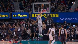 Victor Wembanyama with the unreal block on Cade Cunningham's floater attempt