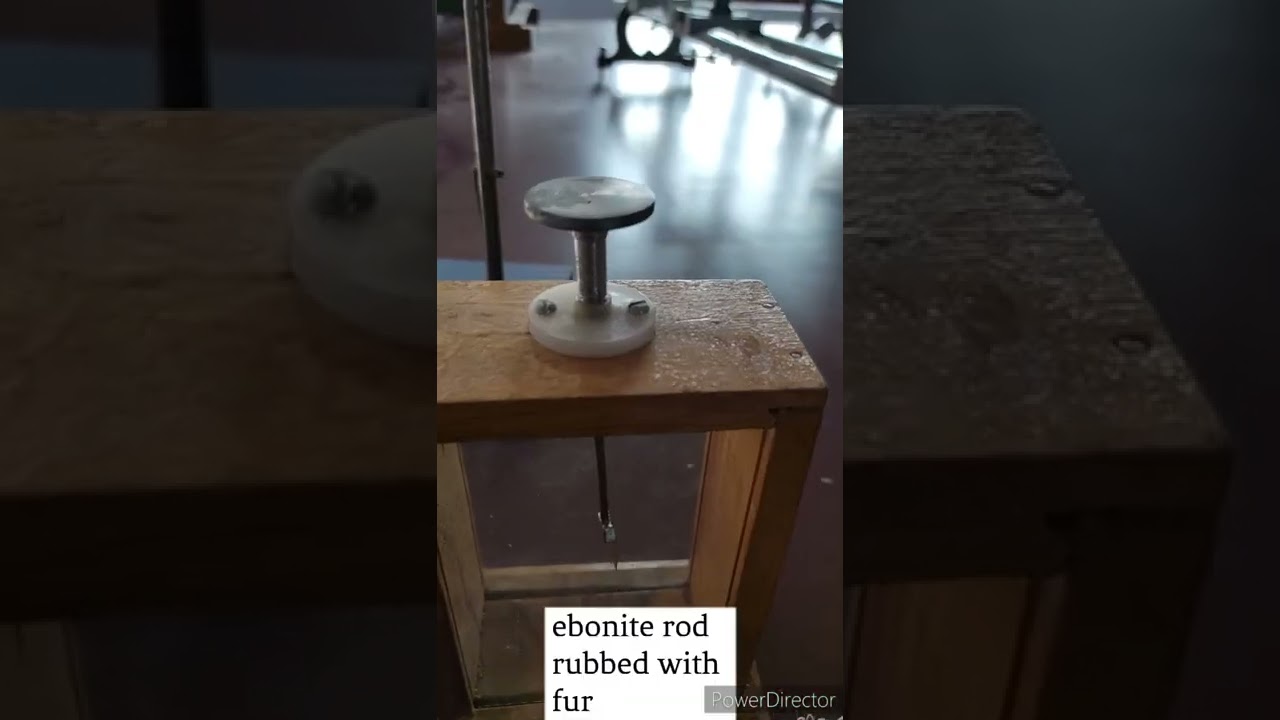 gold leaf electroscope gold_leaf_electroscope YouTube