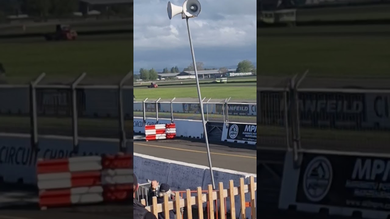 Безумие гонок на грузовиках 