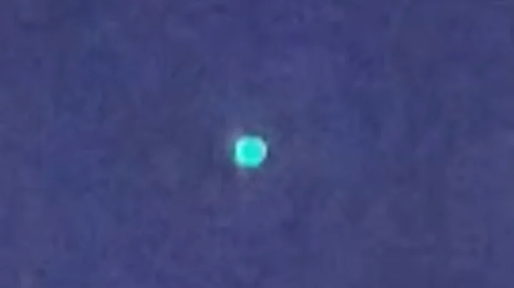 Bright UFO making fast movements over Marion, IL