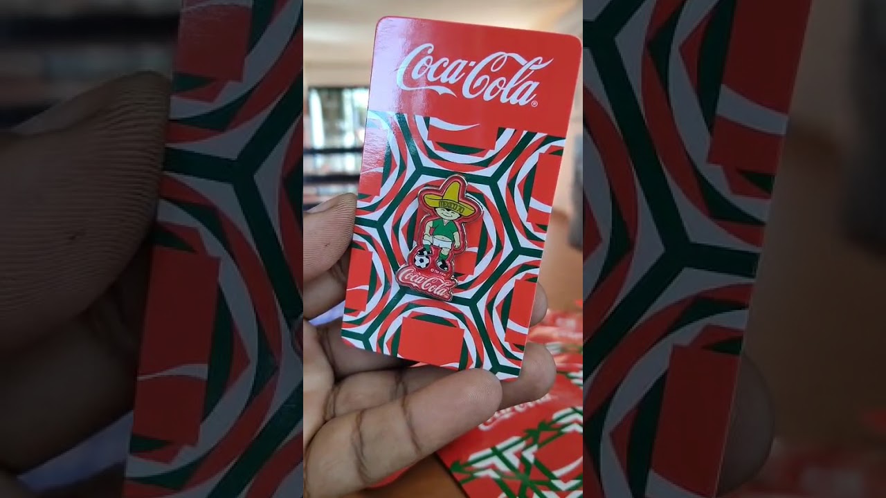 Распаковка значков Coca-Cola, посвященных Чемпионату мира по футболу, от Лвиза Альберта. (Не луча...