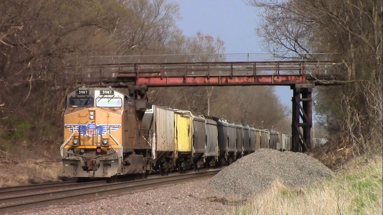 Slow Union Pacific grain train at Scholl Road, Ames, Iowa - YouTube
