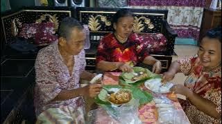 BUY LONTONG AND CHICKEN SOTO
