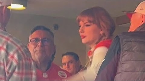 Taylor Swift jumps for joy supporting Travis Kelce at Chiefs vs. Colts game