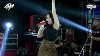 BEBASKAN DIRIKU - SALMA NOVITA ll DK MUSIK LIVE KUDUS ll PUTRA PANDAWA