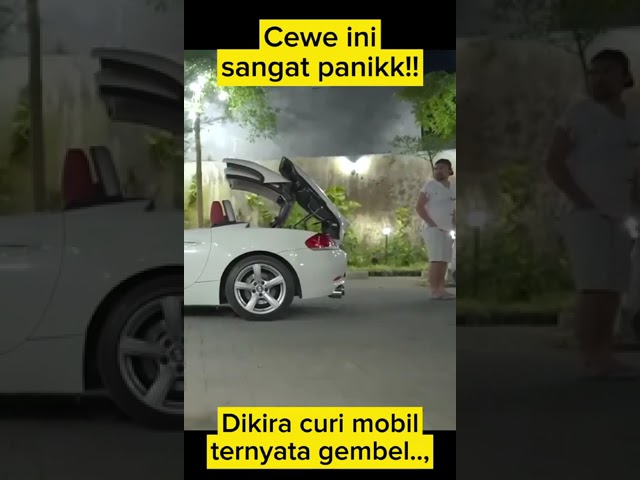 Cewe ini sangat panikk!! Dikira curi mobil ternyata gembel.., class=