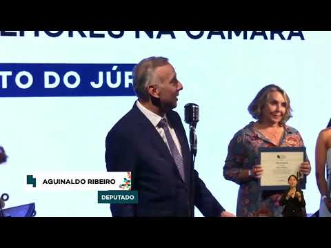 Aguinaldo Ribeiro divide prêmio com apoiadores da reforma tributária