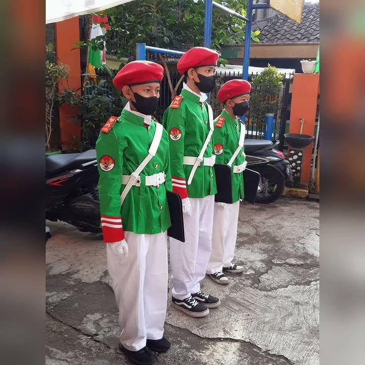 Upacara Senin 26 september 2022 pembina upacara ibu Lala S.Pd