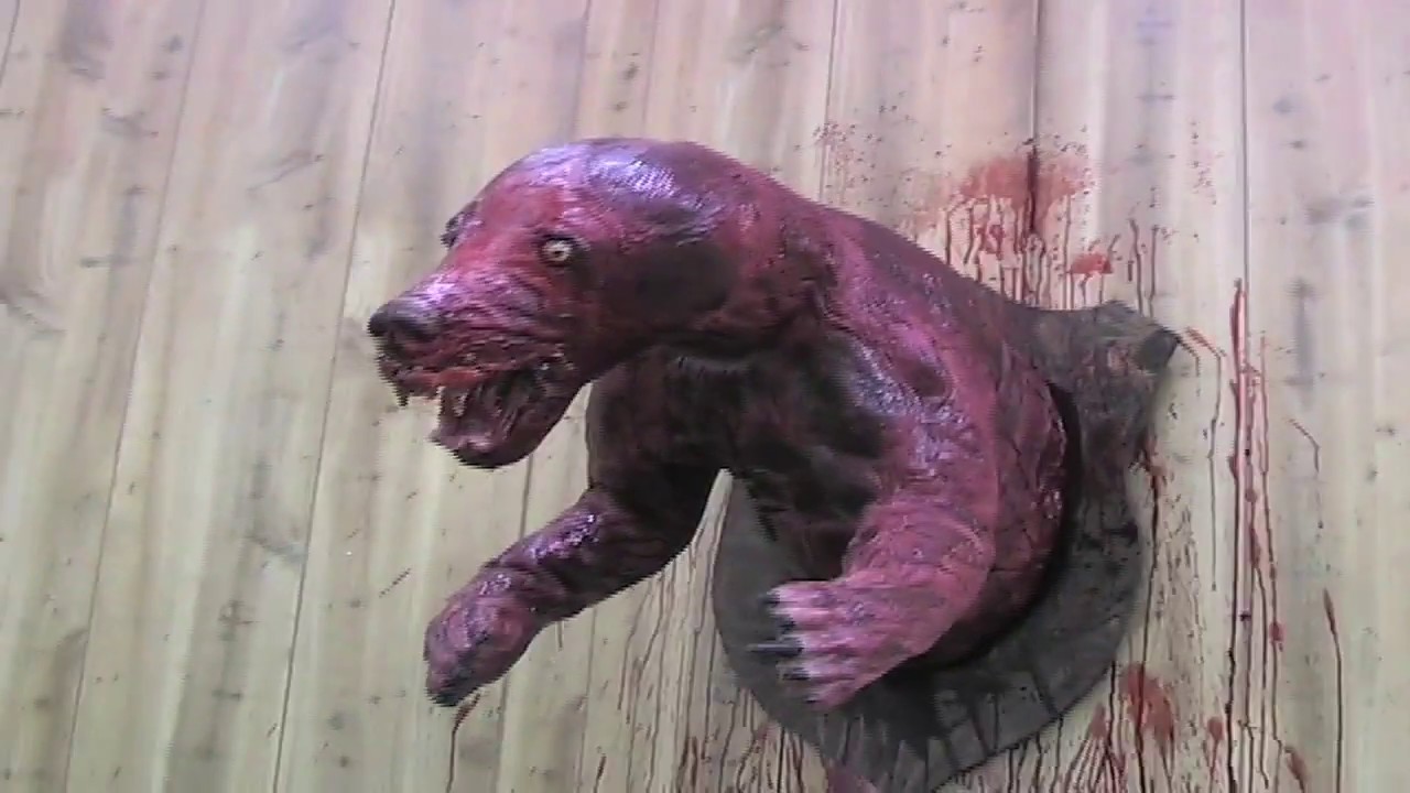 Bloody Mounted Skinned Bear Halloween Haunted House Prop