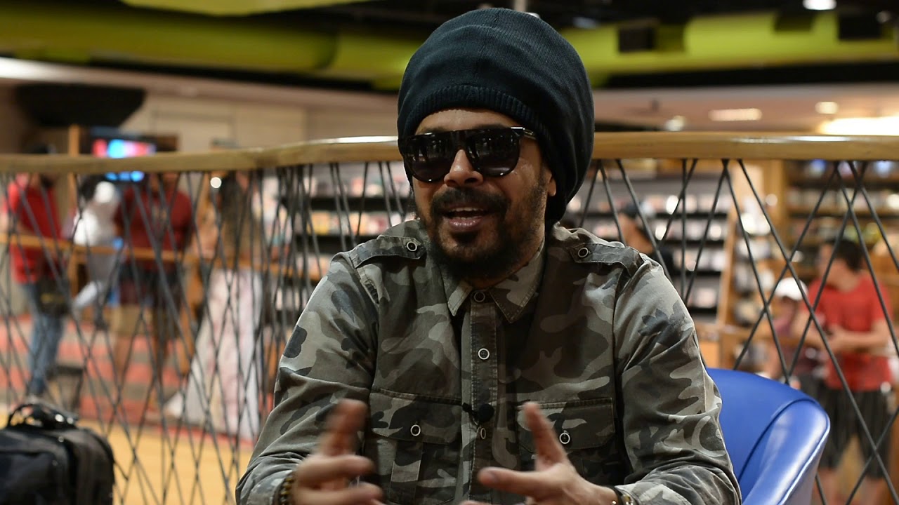 ESTREIA: Entrevista com Marcelo Falcão no Recife - YouTube