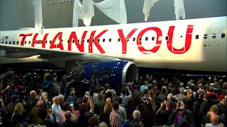 Delta Airline Employees Surprised With Huge Bonuses