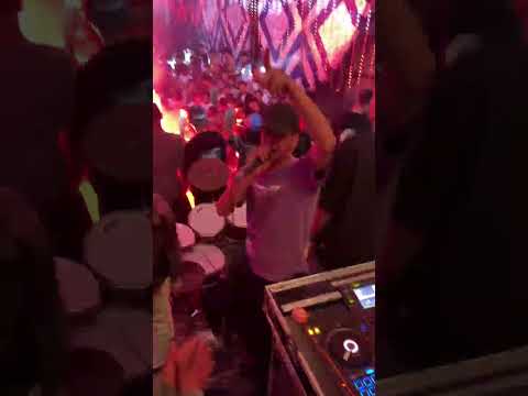 ارفع الكزلك قصاد اهلك احلى فرحه في الدنيا جيفارا لايف