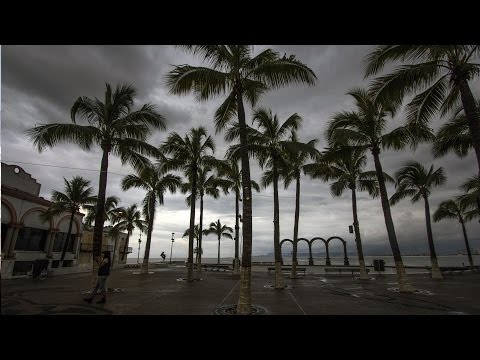 Vídeo: 16 Razones Para NO Visitar Puerto Vallarta Después Del Huracán Patricia