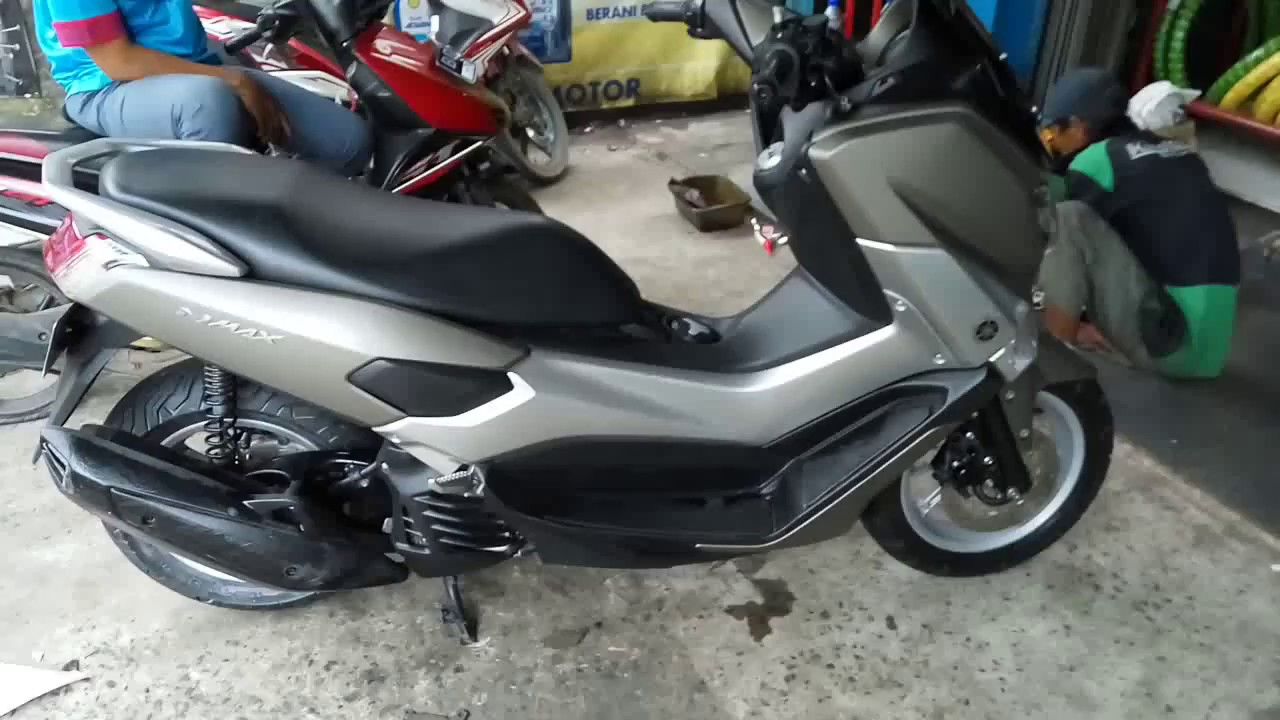 Yamaha NmaX Ban Depan PakaiUkuran 130 70 13 Dan Ban Belakang Ukuran