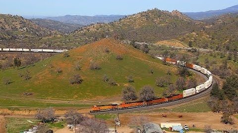 BNSF4112 + BNSF8157 + BNSF6855 + BNSF8216 on the Tehachapi Loop    01/02/15