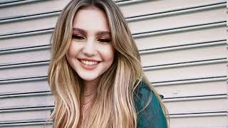 Ella Anderson Biography Plus Size Model Curvy Instagram Stars Fashion Celebrity Wiki