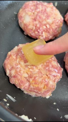 【 ばあちゃんに教わったハンバーグのウラ技4選】#育児ハック#ライフハック#裏技#時短レシピ#ハンバーグ