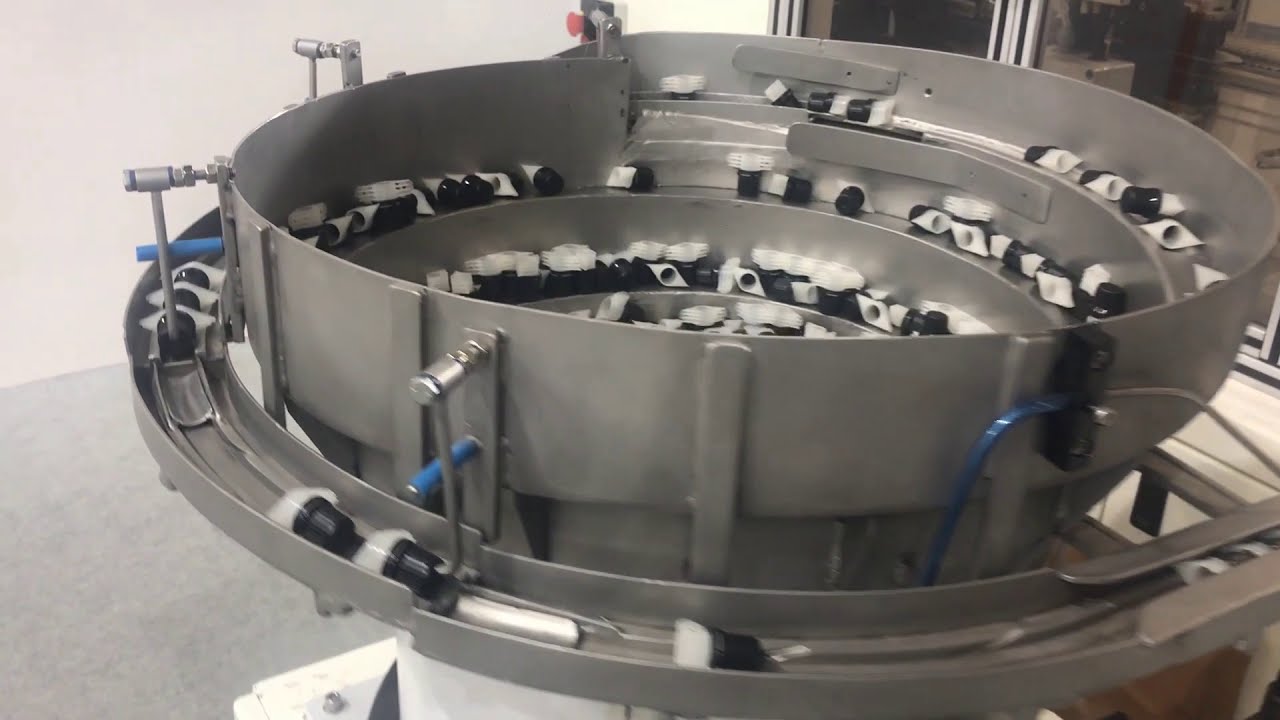 GSF 12 Series High Speed Auto Spout Inserting Machine - YouTube