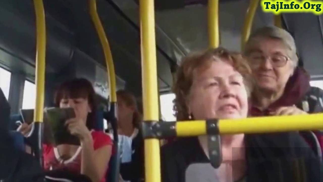 Тетка в автобусе. Бабушка в автобусе. Злая бабушка в автобусе. Бабушка в маршрутке. Злые бабки в автобусе.