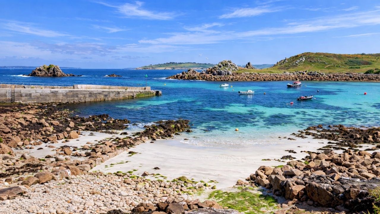 Turquoise Waters of St Agnes – Isles of Scilly Walk