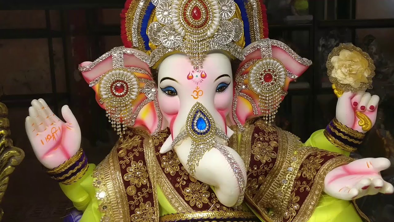 Sundar extreme diamond decorated Ganpati murtis 2020. YouTube