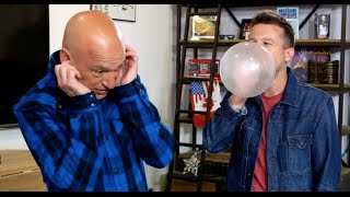 Mat Franco scares Howie Mandel with balloon MAGIC!