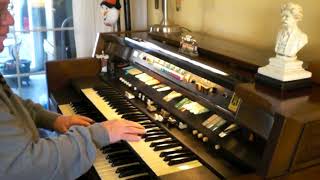 Video thumbnail of "Mike Reed plays a jazzy "Squabble-bobble" on his Hammond Organ"