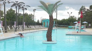 Adult-only pool club opens in Des Moines