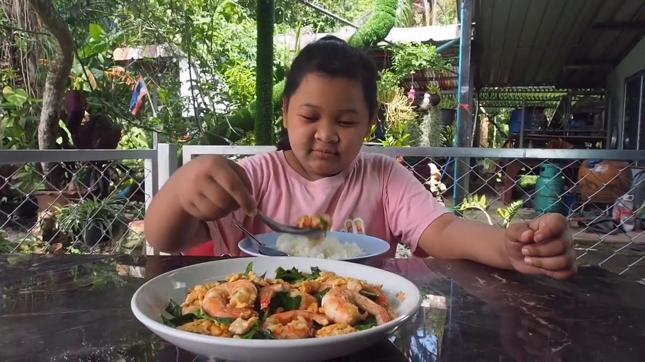 ใบเหลียงผัดไข่กุ้ง ศุภชัย เสมอมิตร โหน่งโชว์ l เข้าครัวกับคุณโหน่ง