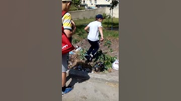 Хъюстон Хъюстон бомж на свалке.