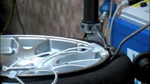 Changing a Run Flat or High Performance Tyre