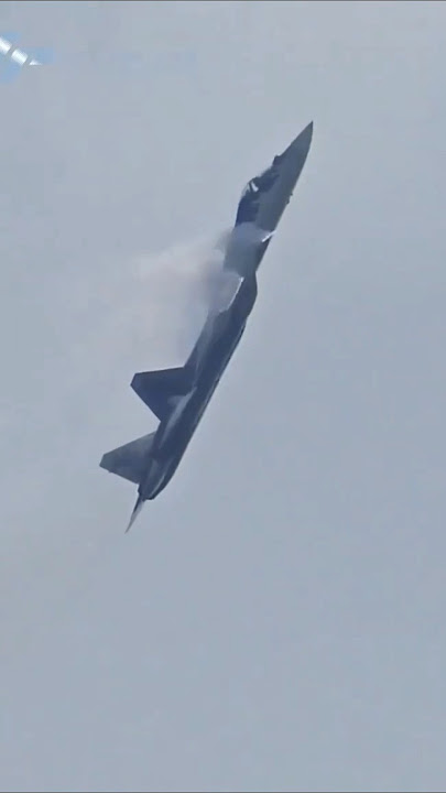 Manuver Sukhoi SU 57, Diputar beberapa kali tetap keren‼️#shorts #Russia #su35rusia