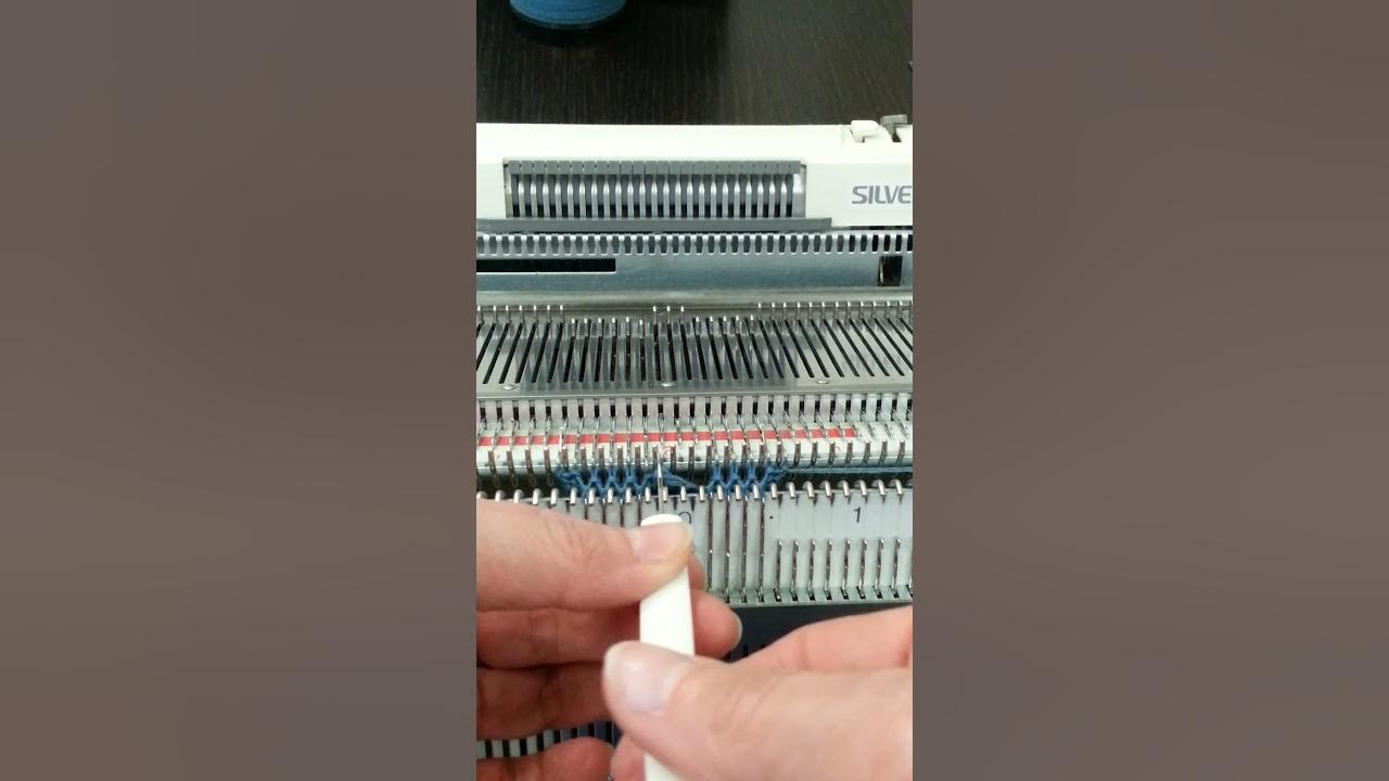 Вывязывание горизонтальной петли на вертикальной ластичной планке. # ...