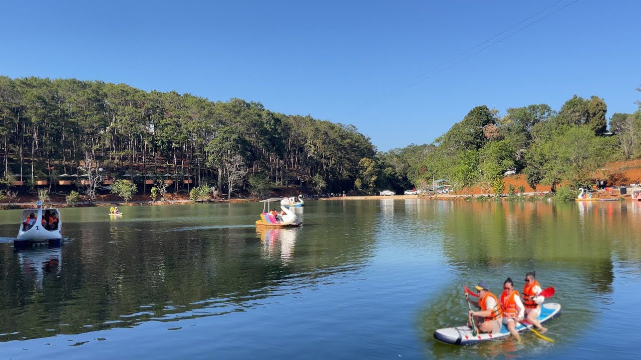 Măng Đen 2026 Hồ Toong Đam Địa Điểm Mới Check in Chèo Súp Đạp Vịt Cực Kỳ Hấp Dẫn 