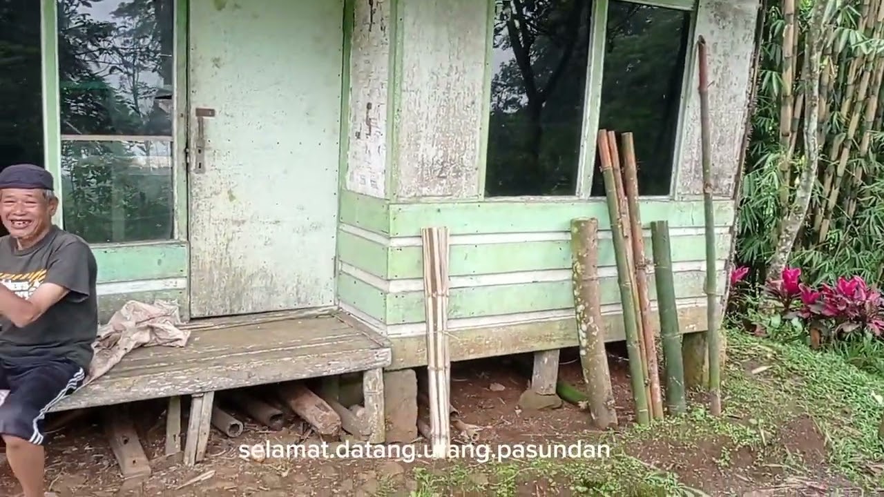 Melihat rumah.terpencil.diatas.kaki.gununggede.......