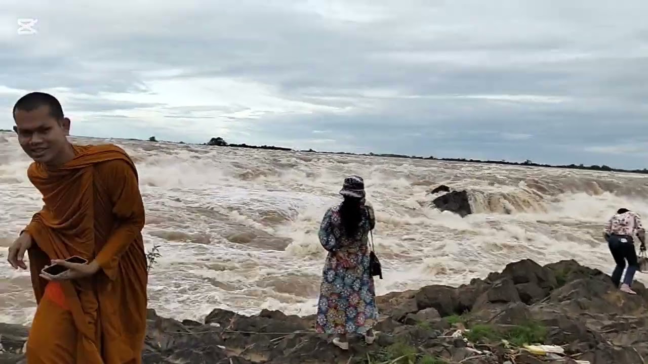 ជ្រោះសុភម្មិត្រ ខេត្តស្ទឹងត្រែង ប្រទេសកម្ពុជា Sophamit Waterfall, Stung Treng Province, Cambodia