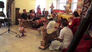 Ciaaattt...Gending Merah Putih oleh Banjar Suka Duka Belanda -Nyepi 2014