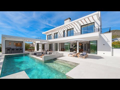 Experience Luxury: Sea-View