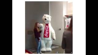 CocaCola - El personaje del oso adorable