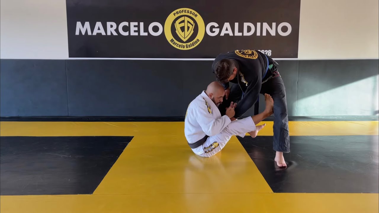 Quatro raspagens na DELA RIVA com variação pra single leg e leg lock
