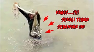 DILUAR DUGAAN..!! Jala Ikan di Laut dapat banyak ikan dalam sekali tebar sampai jadi tontonan