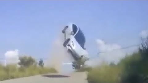 Brutal and Fatal Car Crashes #27