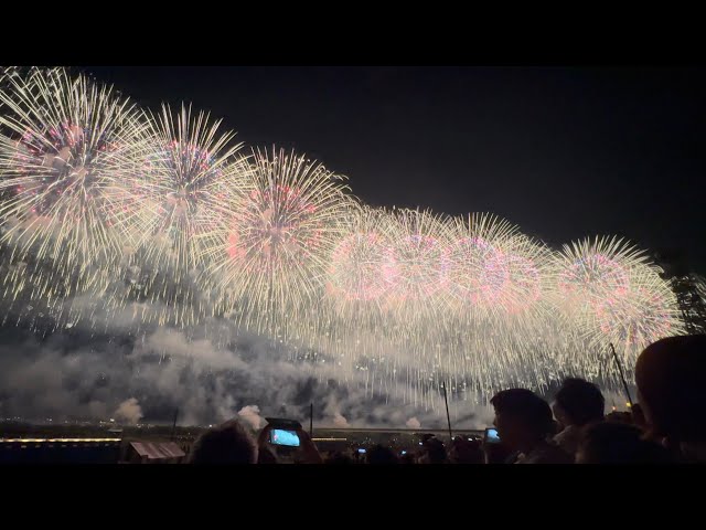 長岡花火】今年も開催を待つ動画 右岸ベンチ席より - YouTube