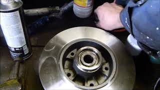 Remplacement plaquettes et disques de freins arrière mégane 3 1 5 2011 -  YouTube