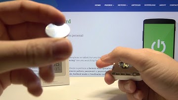 How to Install Battery on Xiaomi Mi Temperature and Humidity Monitor 2