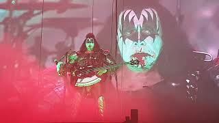 Kiss - Bass Solo  + God of Thunder. Master of Rock chile 2023.